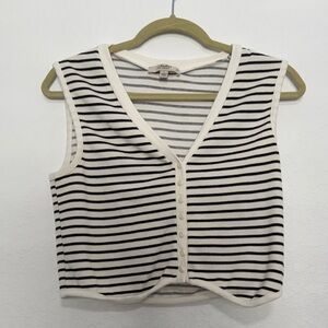 Chic Black and White Striped Crop Top